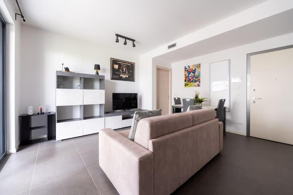 We Home - Uptown74 Bloom Apartment - Milano Екстер'єр фото