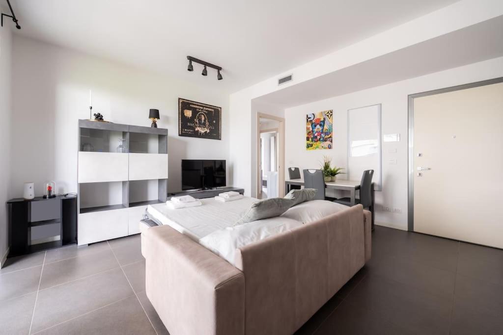 We Home - Uptown74 Bloom Apartment - Milano Екстер'єр фото